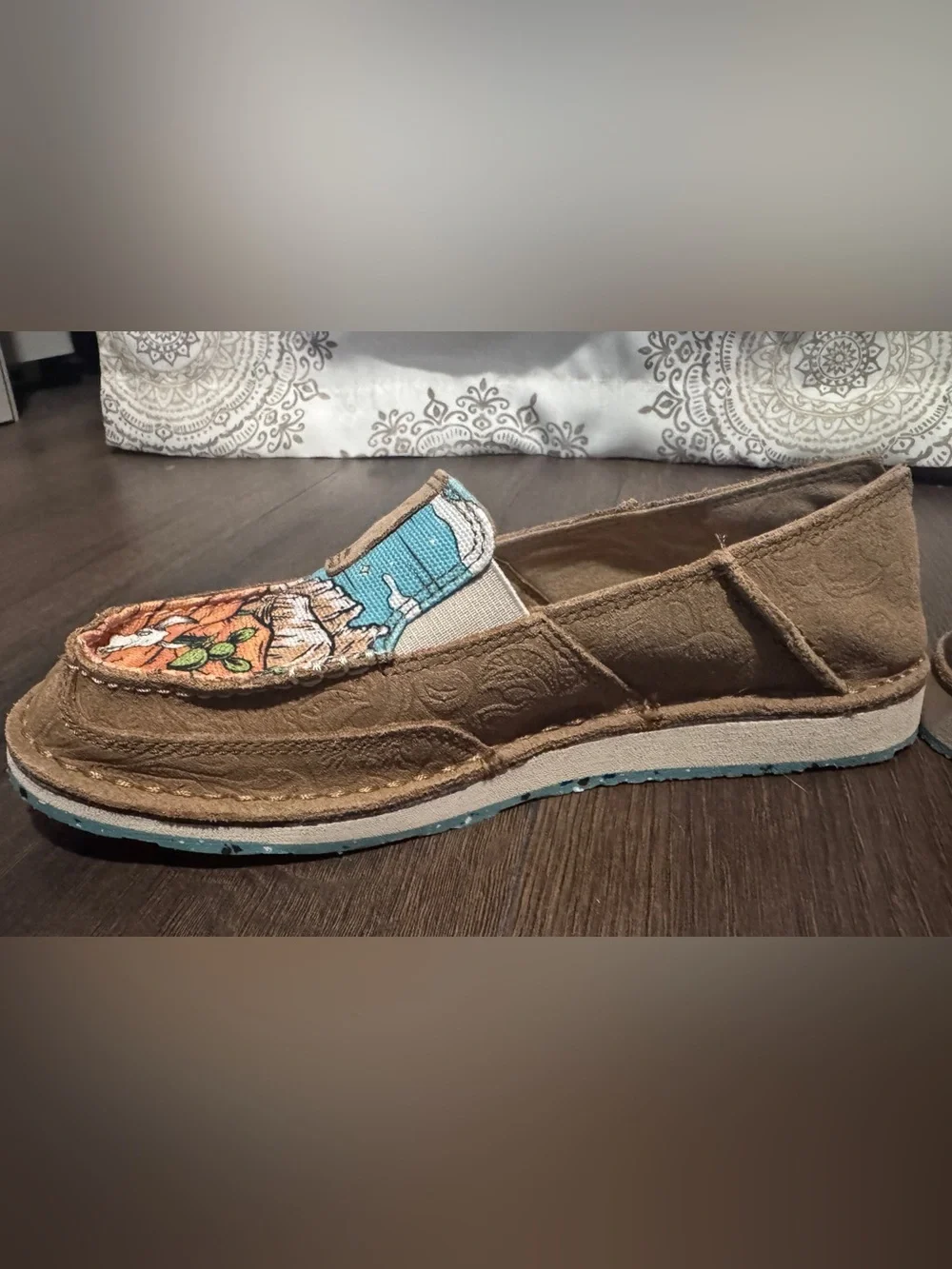 Ariat Cruiser Convertible Loafers -Desert Cacti and Embossed Leather - Like New!